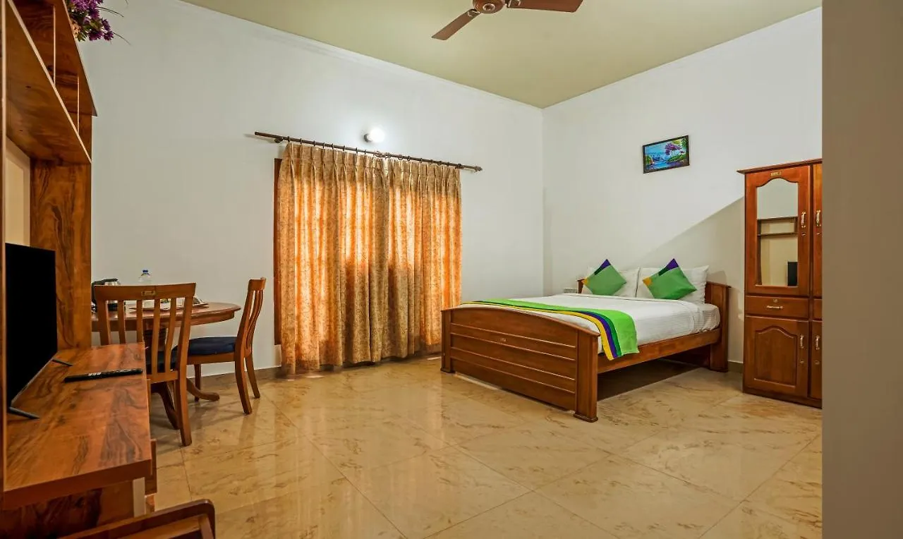 ***  Itsy Hotels Classiyo Munnar Crown Resorts With Balcony India