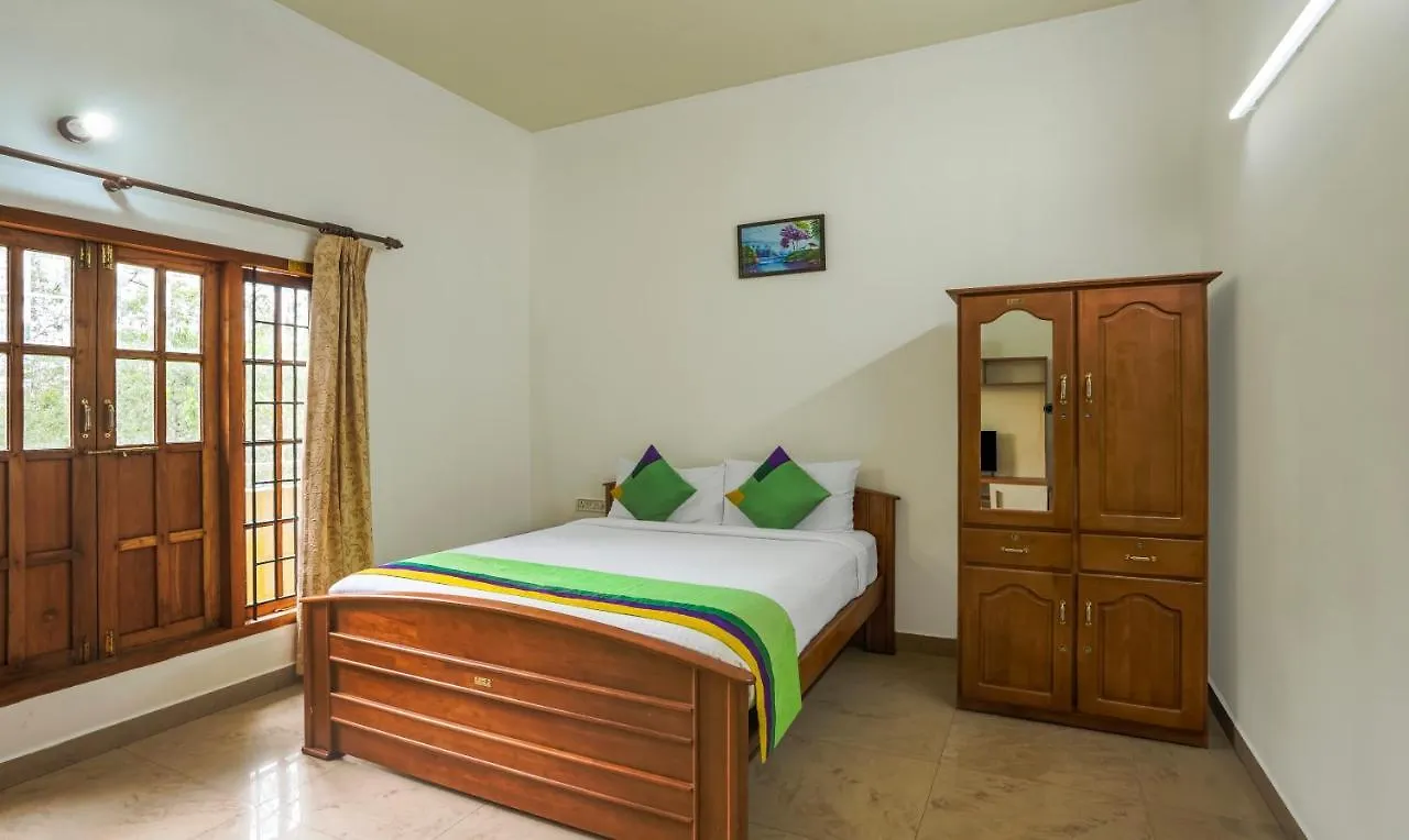 Itsy Hotels Classiyo Munnar Crown Resorts With Balcony