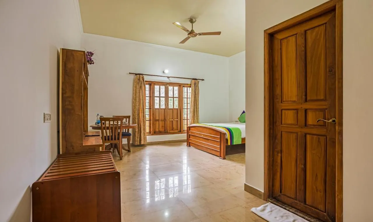 Itsy Hotels Classiyo Munnar Crown Resorts With Balcony
